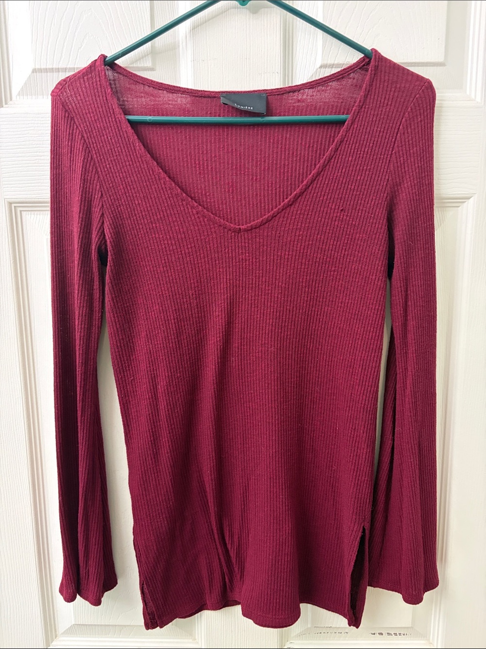 Lumiere Ribbed V-Neck Long Sleeve Top - Burgundy